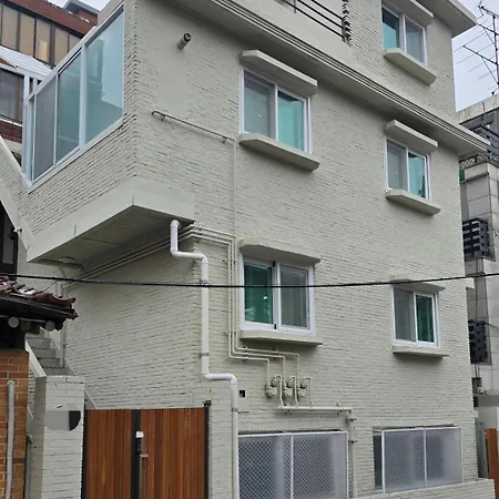 Runaway Stay Yongsan